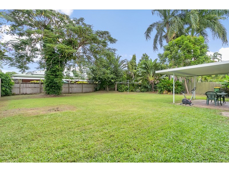 15 Caribbean Street, Holloways Beach QLD 4878