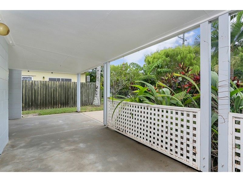 15 Caribbean Street, Holloways Beach QLD 4878