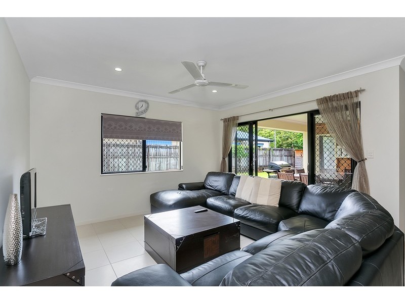 8 De Roma Close, Kanimbla QLD 4870