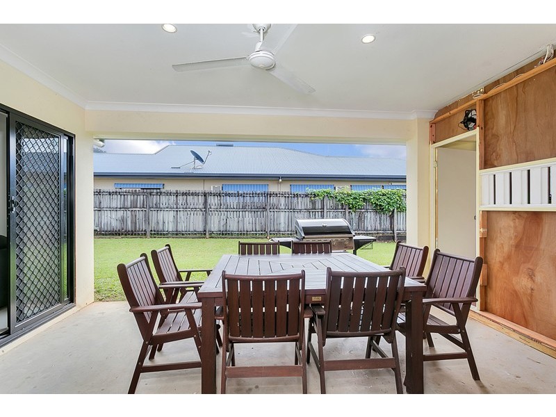 8 De Roma Close, Kanimbla QLD 4870