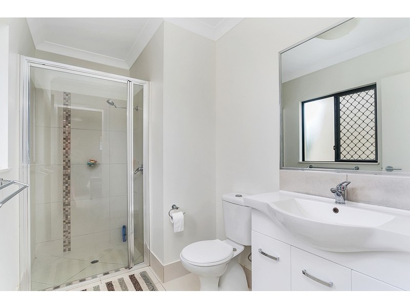 8 De Roma Close, Kanimbla QLD 4870