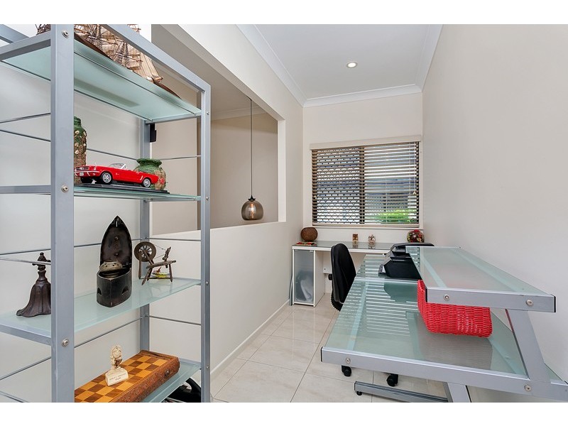 22 City View Crescent, Mooroobool QLD 4870