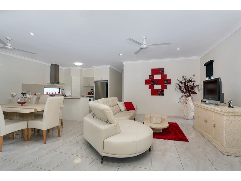 22 City View Crescent, Mooroobool QLD 4870