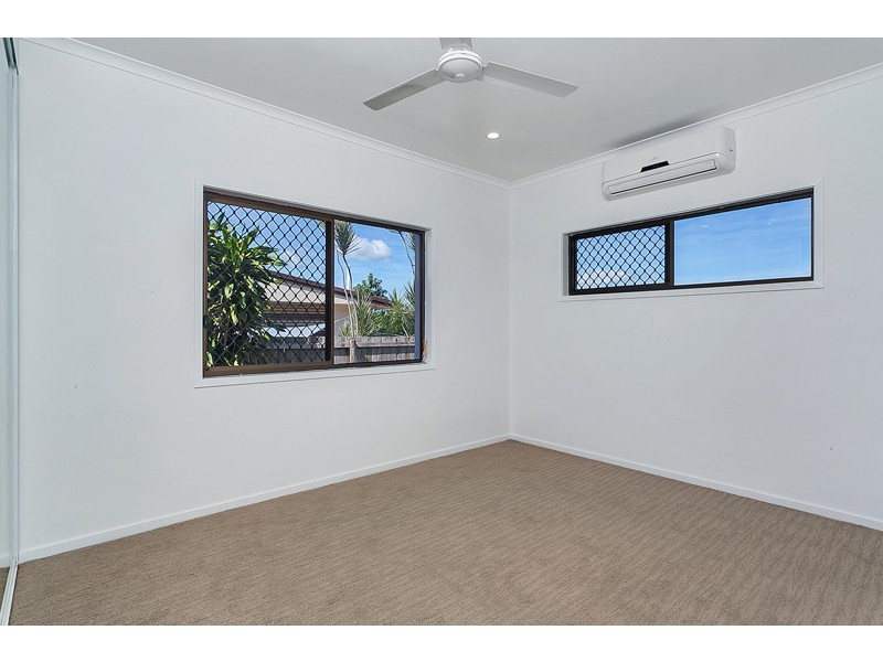 33 Lime Street, Mooroobool QLD 4870