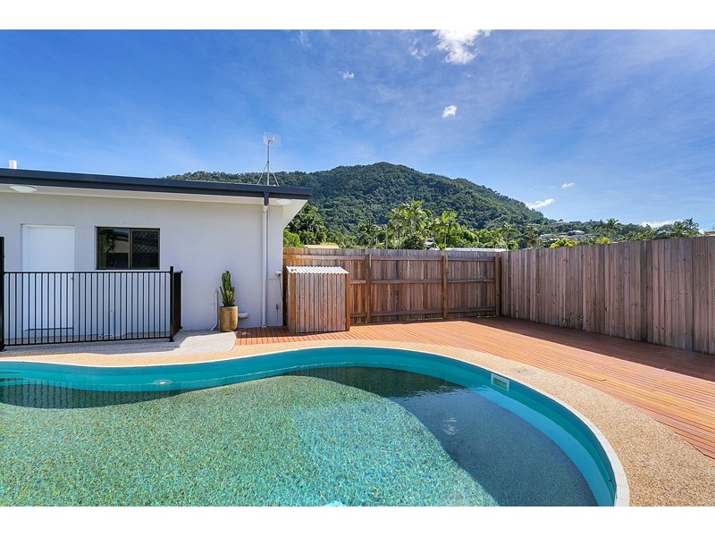 33 Lime Street, Mooroobool QLD 4870