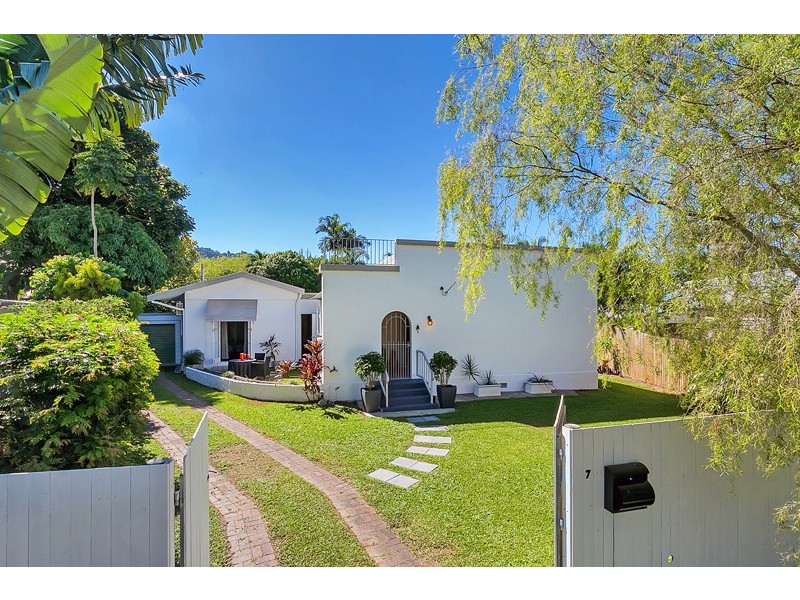 7 Fulton Close, Whitfield QLD 4870