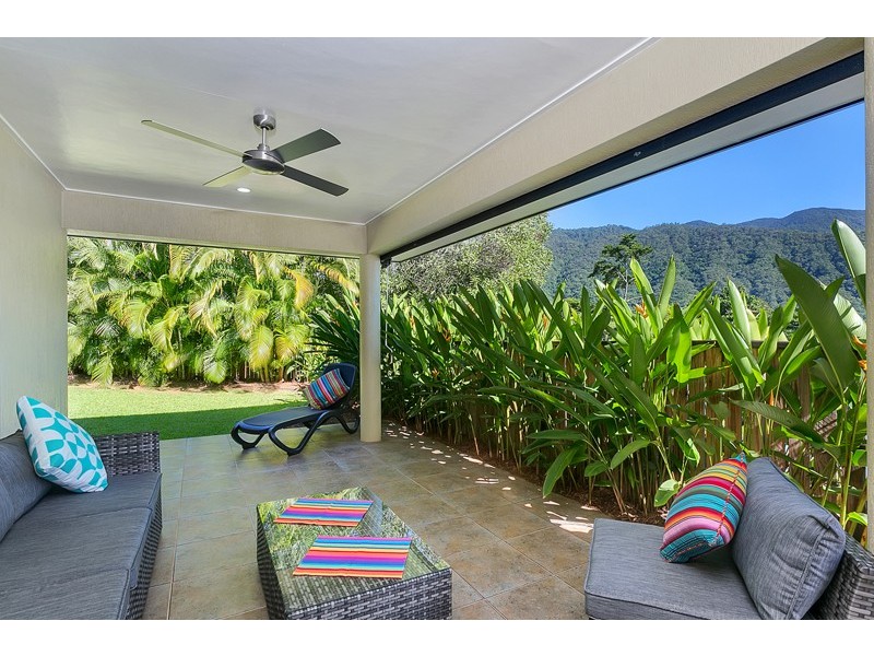 6 Stapleton Close, Redlynch QLD 4870