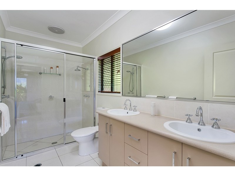 6 Stapleton Close, Redlynch QLD 4870