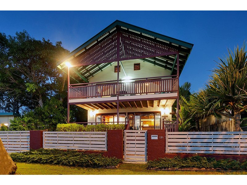 229 O’Shea Esplanade, Machans Beach QLD 4878