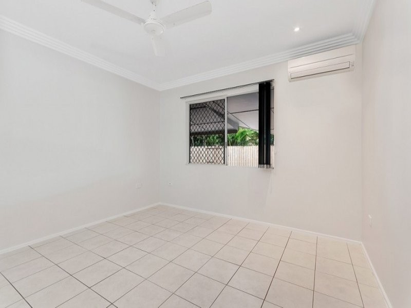 1 & 2 15 Blantyre Close, Manunda QLD 4870