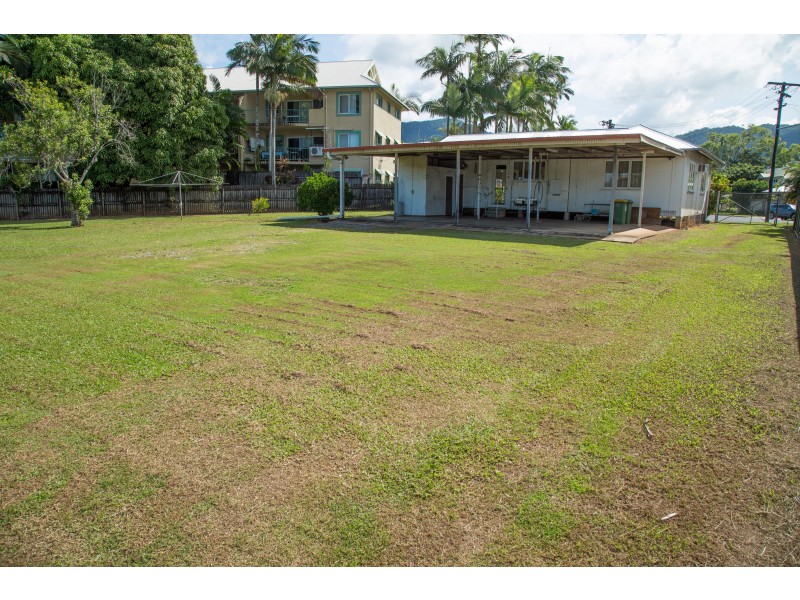 12 Brown Street, Woree QLD 4868