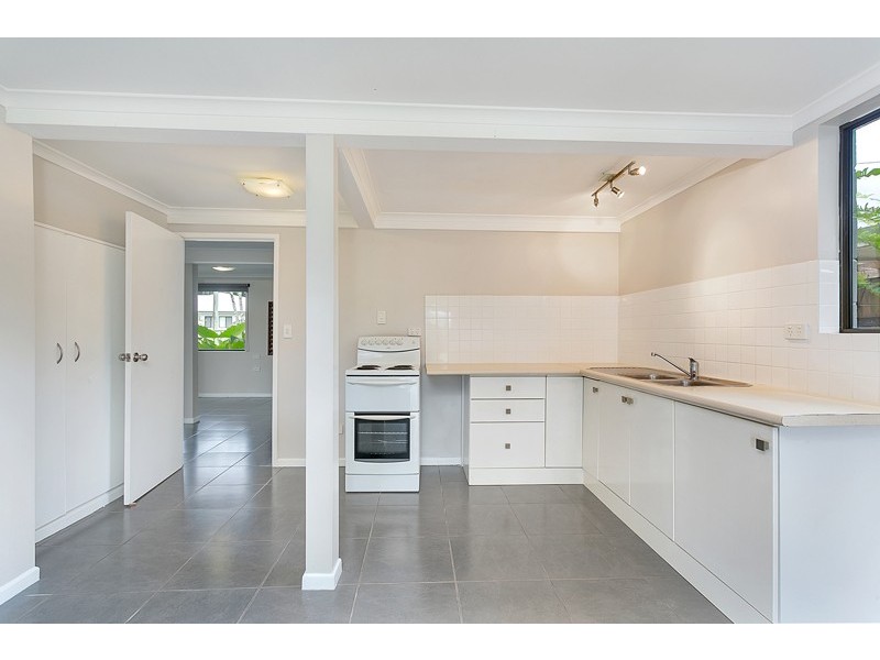 108 Callaghan Street, Mooroobool QLD 4870