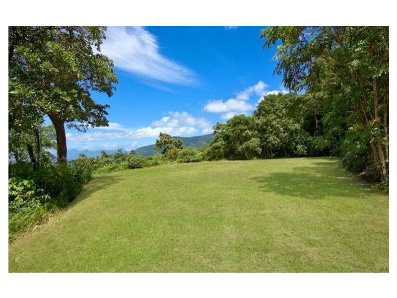 13 Oceanview Place, Mooroobool QLD 4870