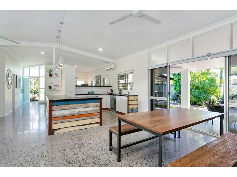 58 Baronia Crescent, Holloways Beach QLD 4878