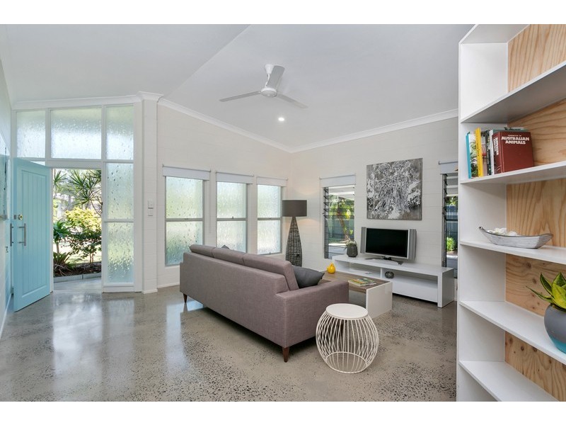 58 Baronia Crescent, Holloways Beach QLD 4878