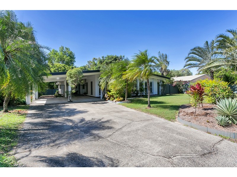 58 Baronia Crescent, Holloways Beach QLD 4878