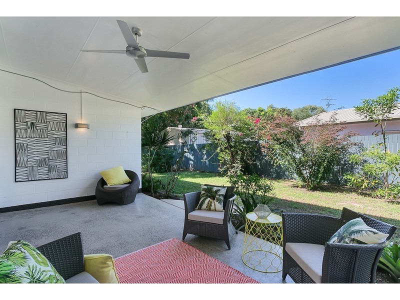 58 Baronia Crescent, Holloways Beach QLD 4878
