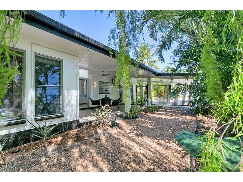 58 Baronia Crescent, Holloways Beach QLD 4878
