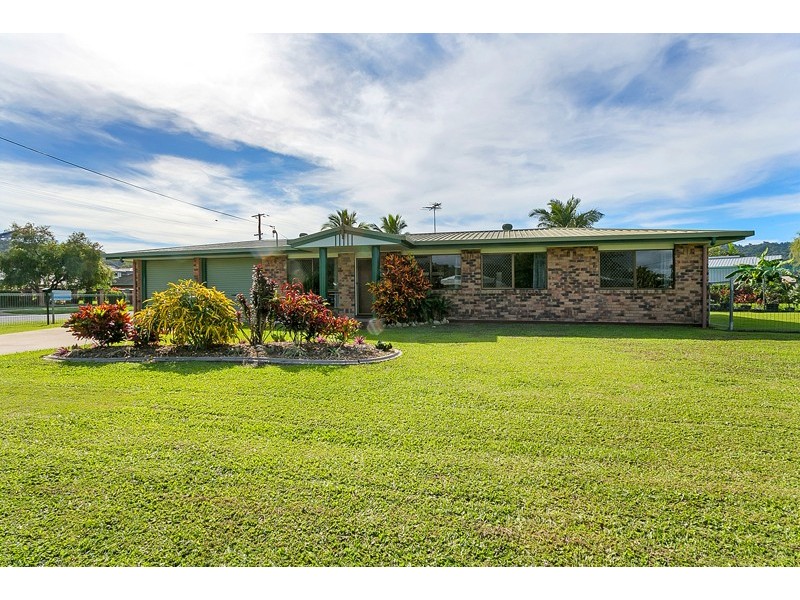 10 Winfield Street, Whitfield QLD 4870