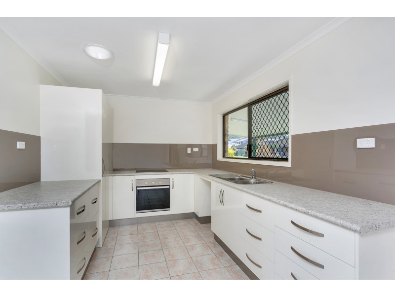 10 Winfield Street, Whitfield QLD 4870