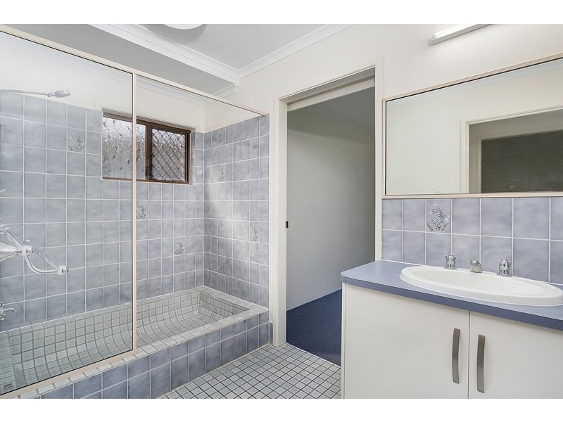 10 Winfield Street, Whitfield QLD 4870