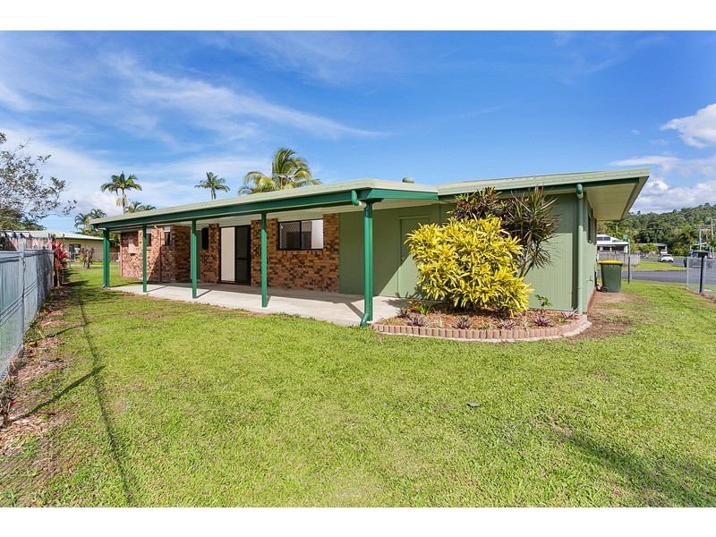 10 Winfield Street, Whitfield QLD 4870