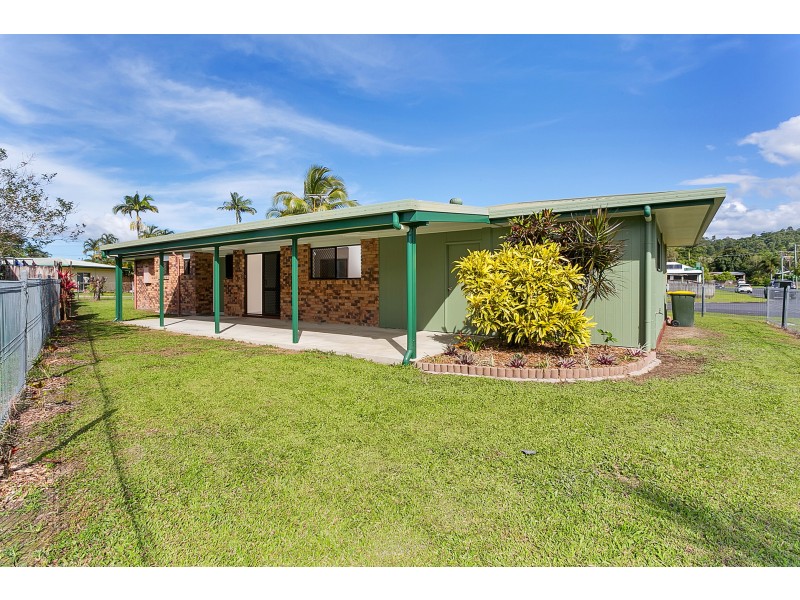 10 Winfield Street, Whitfield QLD 4870