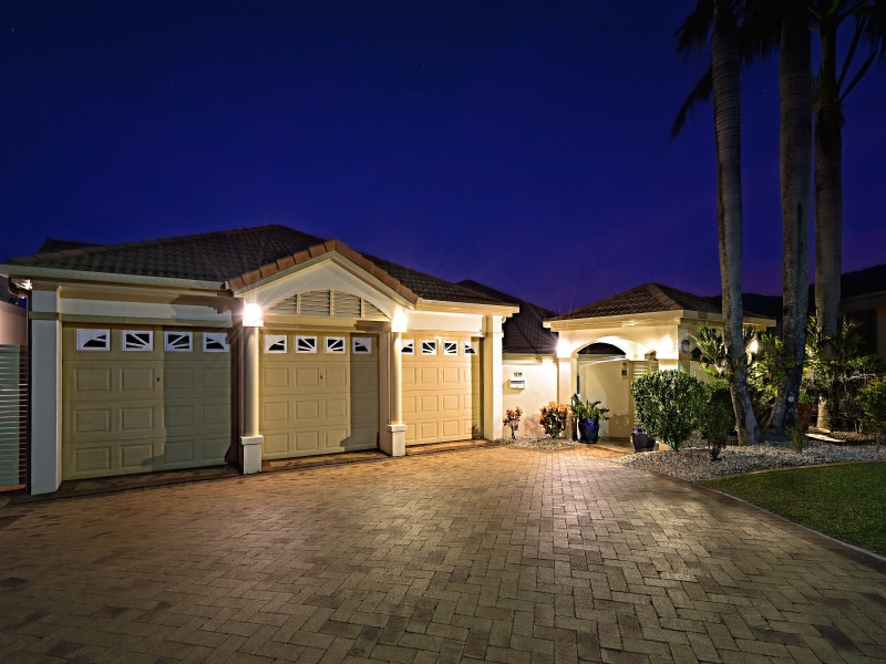 109 Summer Hill Drive, Mooroobool QLD 4870