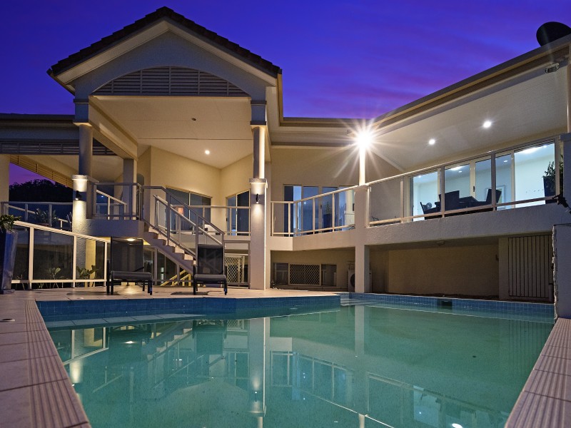109 Summer Hill Drive, Mooroobool QLD 4870