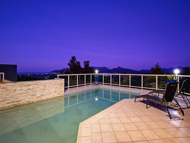 109 Summer Hill Drive, Mooroobool QLD 4870