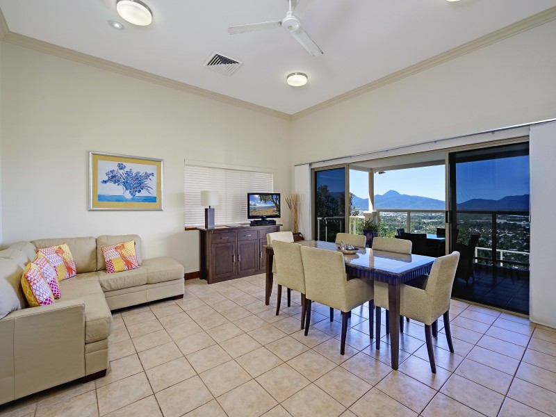 109 Summer Hill Drive, Mooroobool QLD 4870