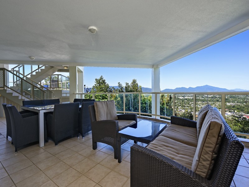 109 Summer Hill Drive, Mooroobool QLD 4870