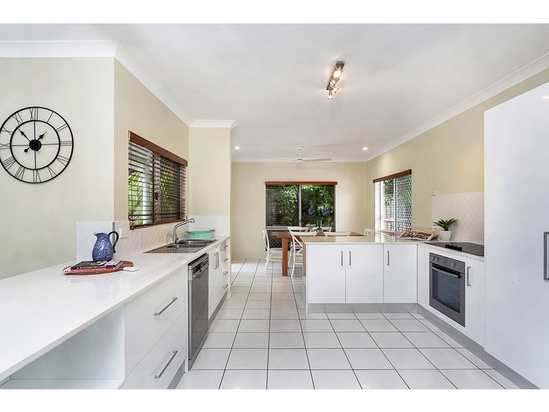 28 Satinash Close, Redlynch QLD 4870