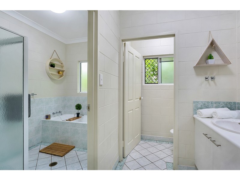 28 Satinash Close, Redlynch QLD 4870
