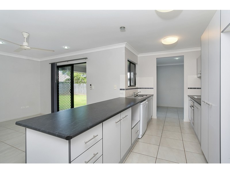 64 Phoenix Street, White Rock QLD 4868