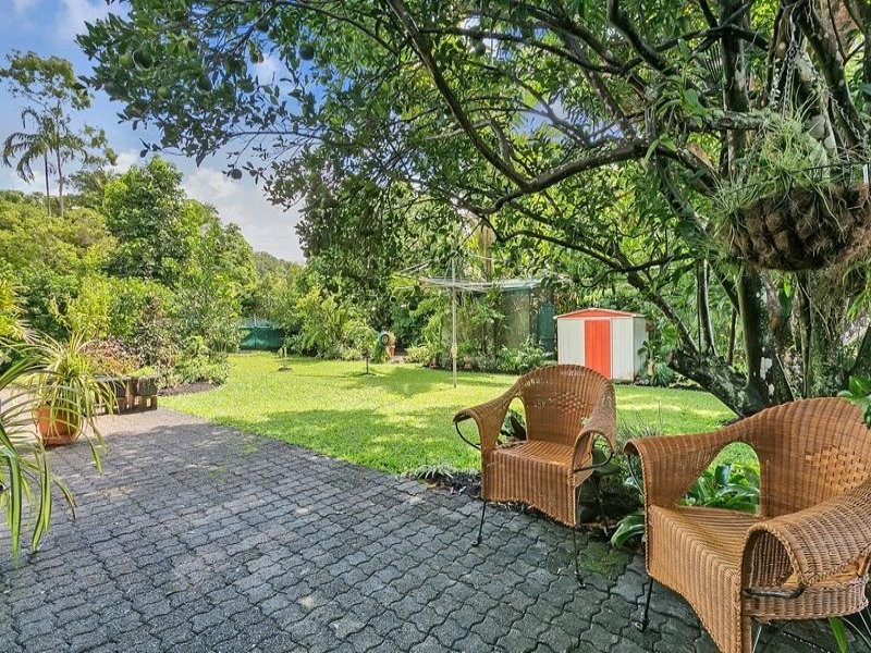 8 Duignan Street, Whitfield QLD 4870