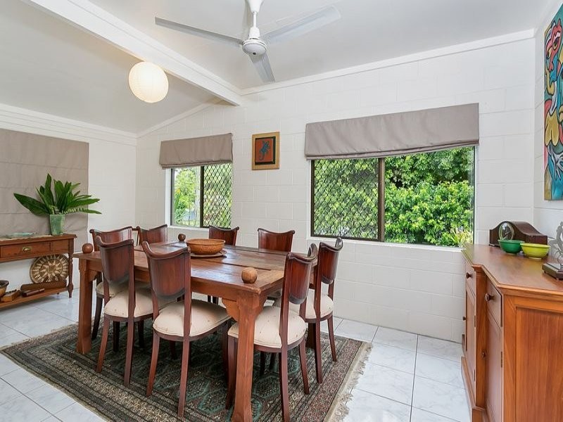 8 Duignan Street, Whitfield QLD 4870