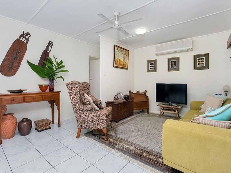 8 Duignan Street, Whitfield QLD 4870