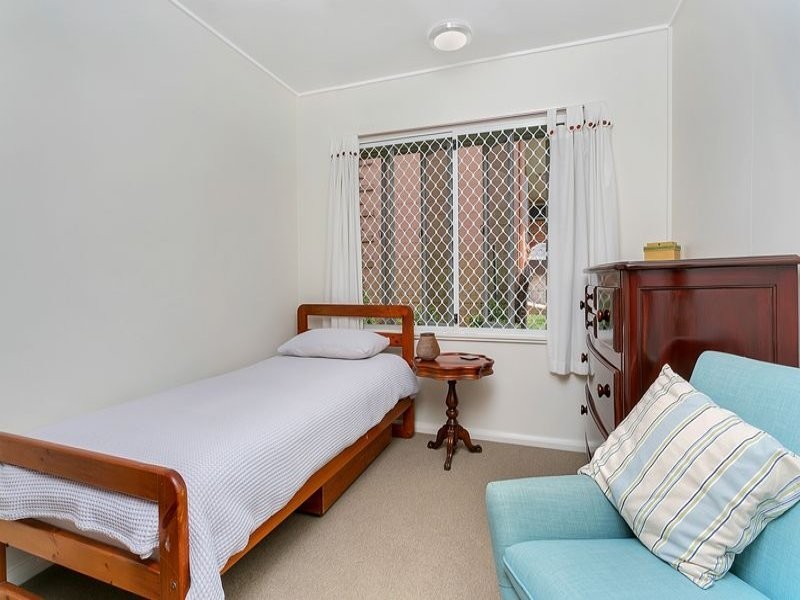 8 Duignan Street, Whitfield QLD 4870