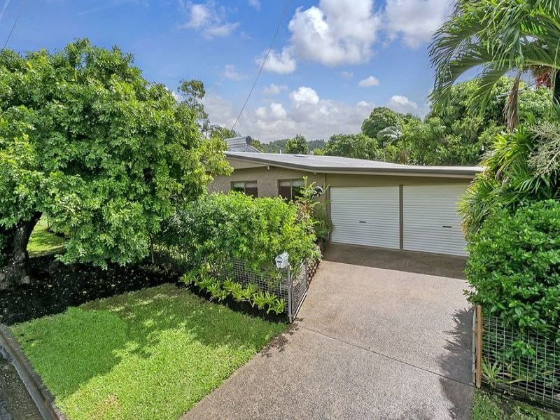 8 Duignan Street, Whitfield QLD 4870