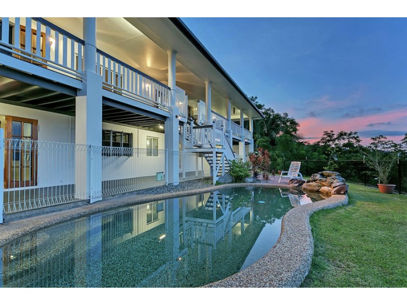 15 Julian Close, Mooroobool QLD 4870