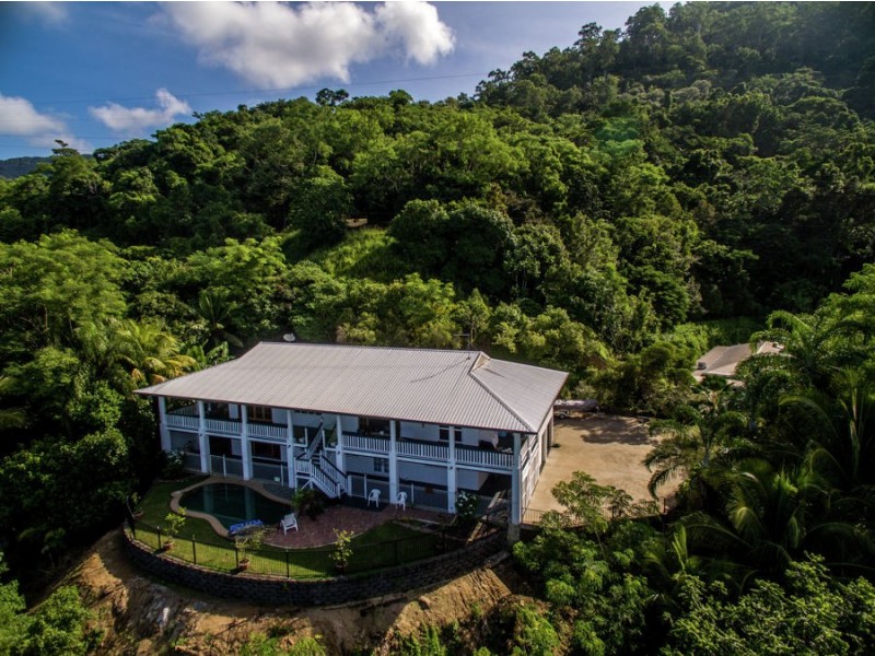 15 Julian Close, Mooroobool QLD 4870