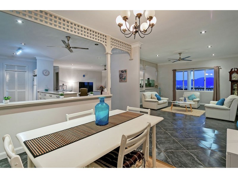 15 Julian Close, Mooroobool QLD 4870