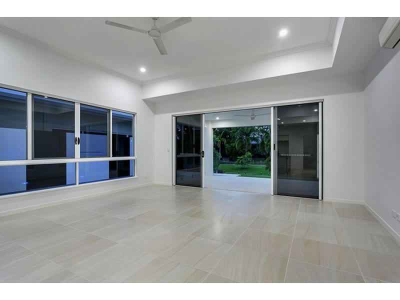 47 Freshwater Avenue, Palm Cove QLD 4879