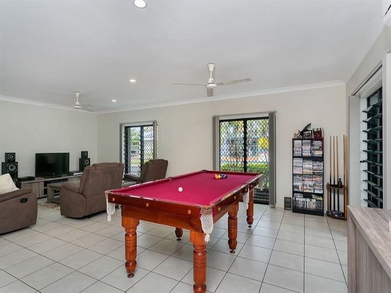 9 Moojeeba Way, Trinity Park QLD 4879