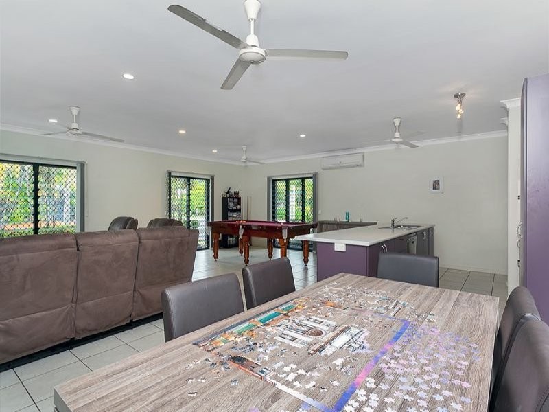 9 Moojeeba Way, Trinity Park QLD 4879