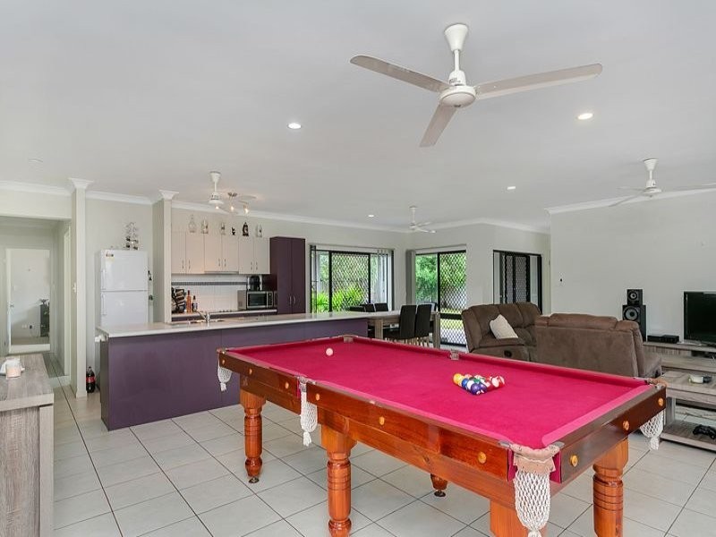 9 Moojeeba Way, Trinity Park QLD 4879