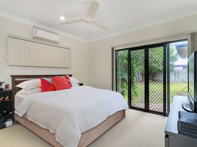 9 Moojeeba Way, Trinity Park QLD 4879