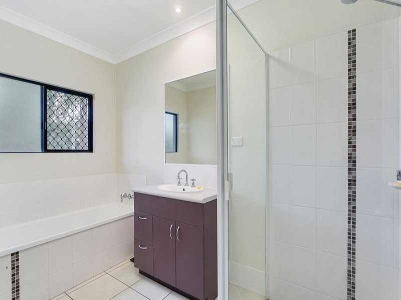 9 Moojeeba Way, Trinity Park QLD 4879