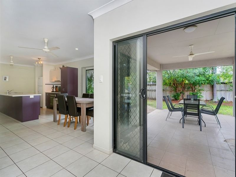 9 Moojeeba Way, Trinity Park QLD 4879